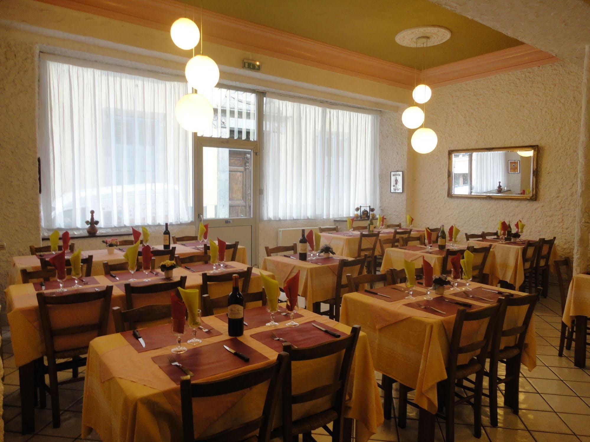 Hotel-Restaurant Le Saint Christophe Lourdes Exteriör bild